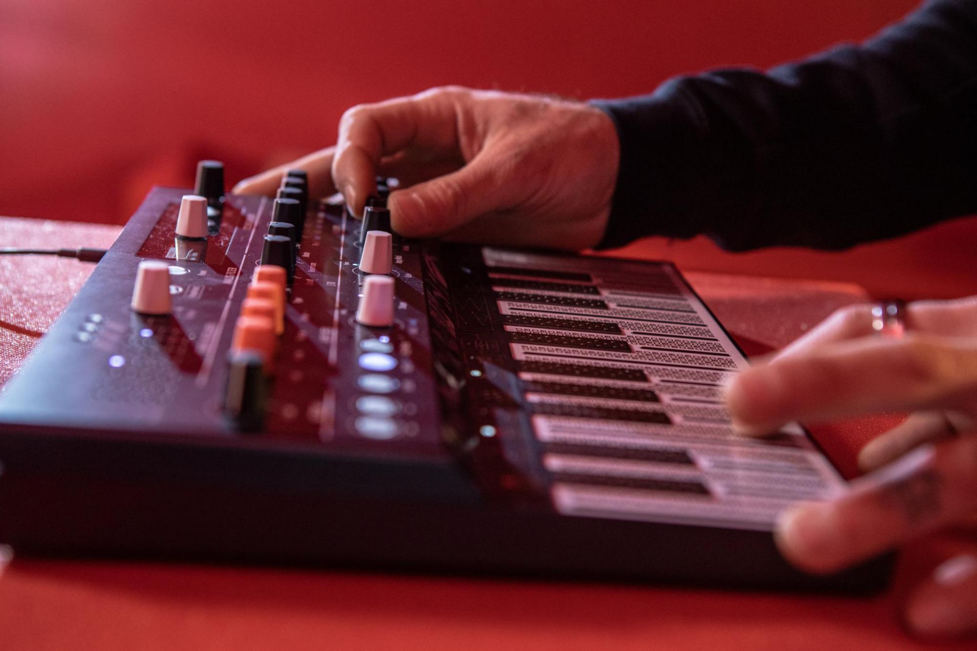 Arturia MicroFreak Experimental Hybrid Synth gallery 2