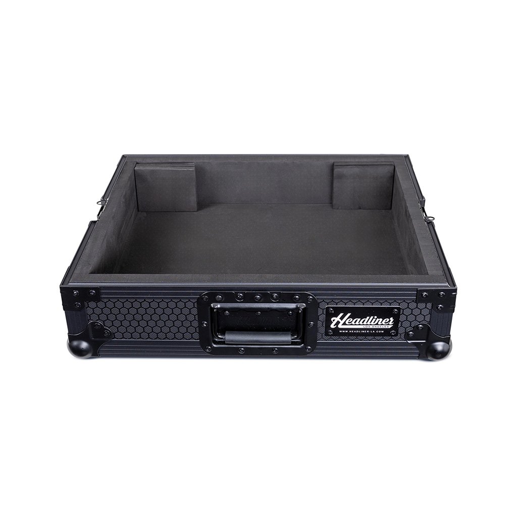Pitch Black Turntable Flight Case gallery 3