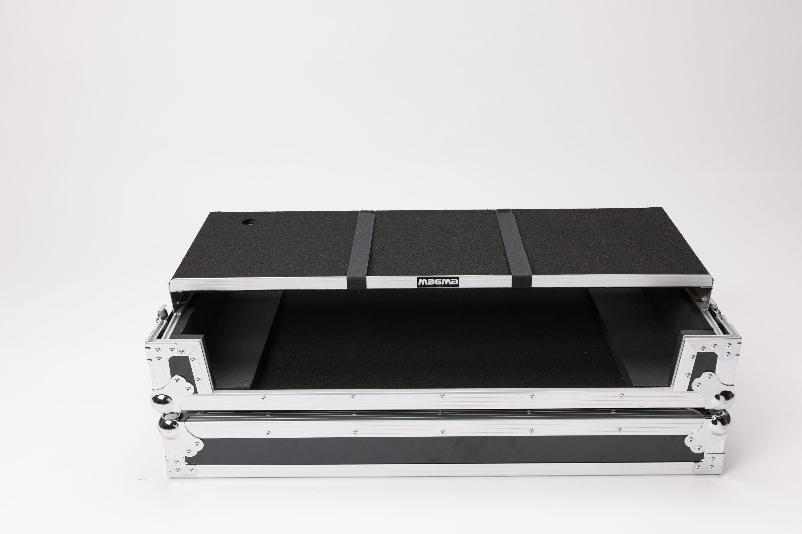 Magma DJ-Controller Workstation Rane Four w/ Wheels gallery 3