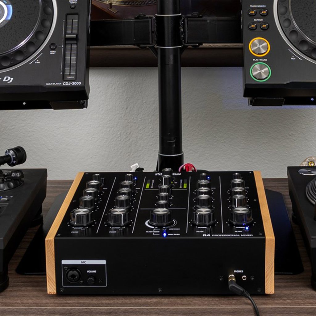 Headliner :: R4 4-Channel Rotary DJ Mixer