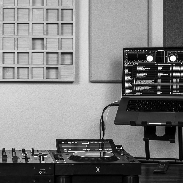 Crane Stand Plus Returns for DJs and Creators