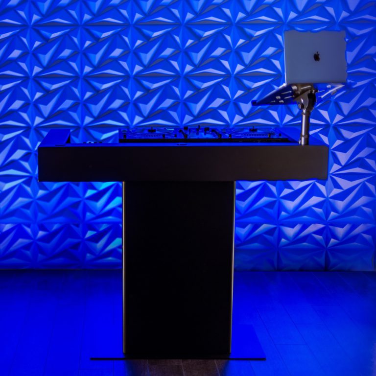 Headliner Malibu DJ Booth: A Cleaner Look for Mobile Events