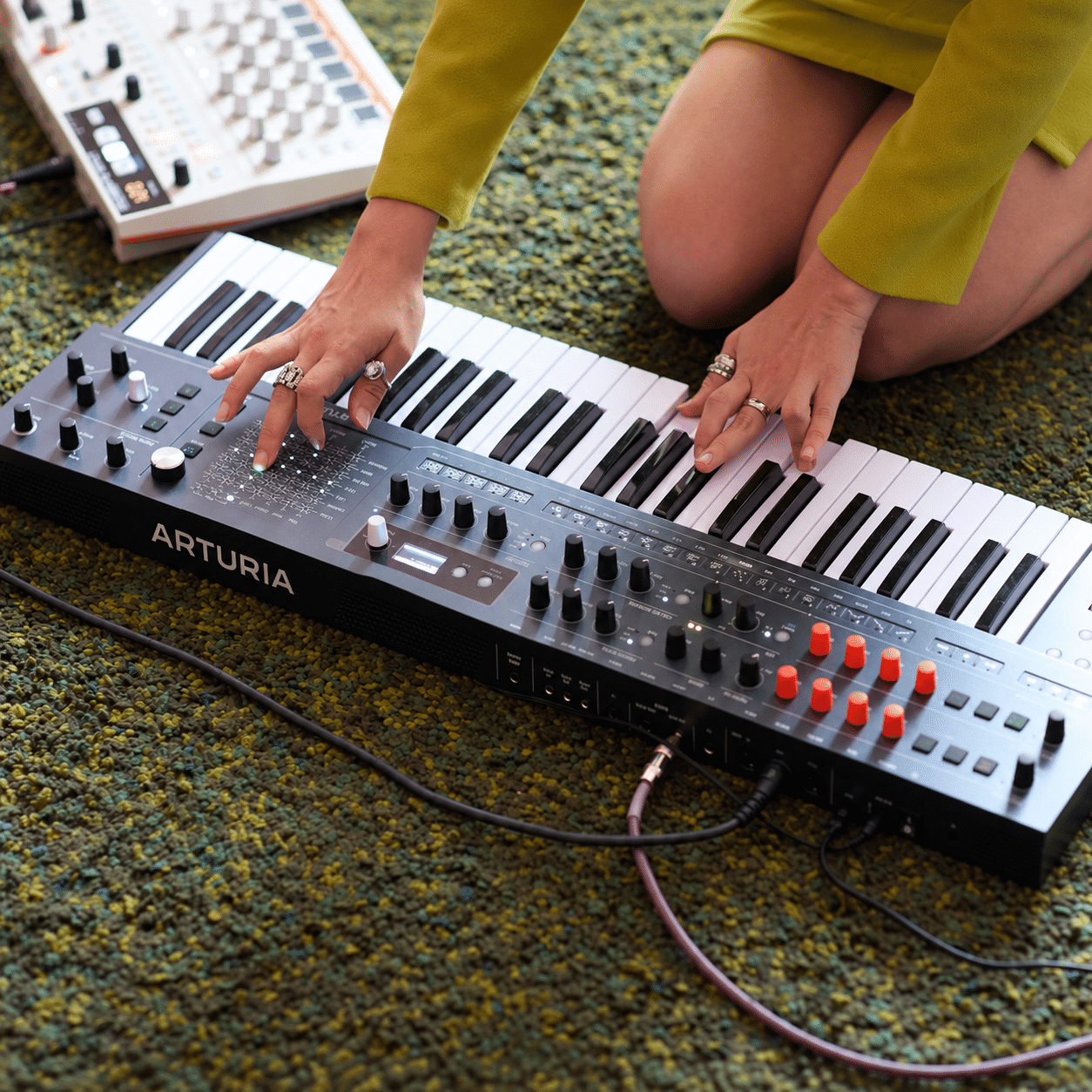 Arturia MiniFreak 49 – More Keys, More Control featured image